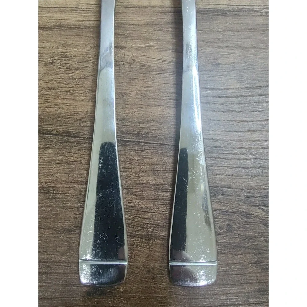 Lot Of 2 Oneida Mirror Forks Flatware Discontinued Replacement 7¾